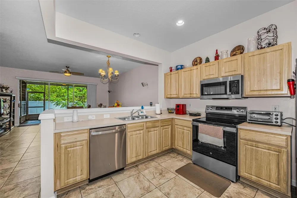 8414 SANDY BEACH STREET Tampa, FL 33634