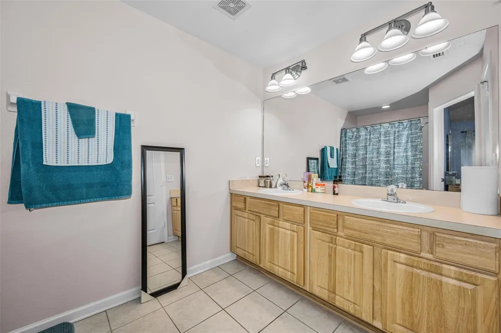 8414 SANDY BEACH STREET Tampa, FL 33634