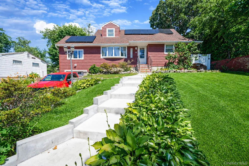14 Benmor Court Plainview, NY 11803