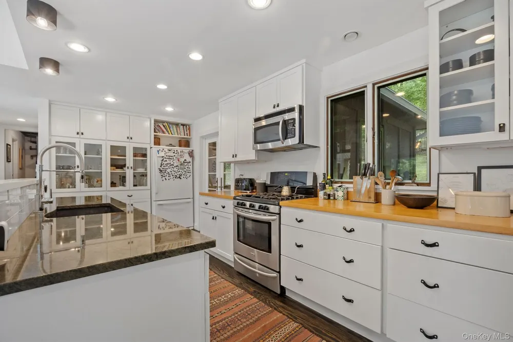 46 E POND LILLY ROAD Ancram, NY 12502