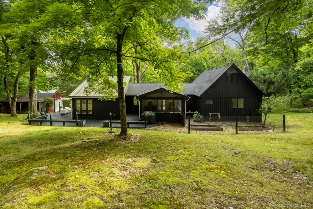 46 E POND LILLY ROAD Ancram, NY 12502