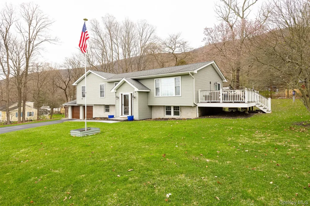 8 Willow Road Beacon, NY 12508
