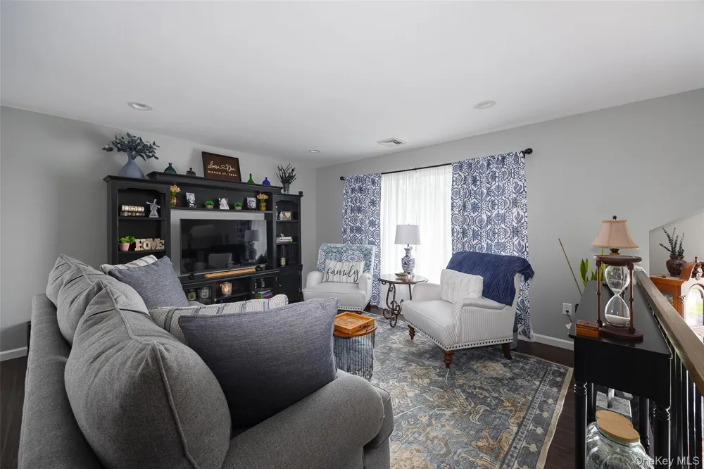 8 Willow Road Beacon, NY 12508
