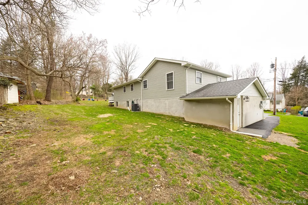8 Willow Road Beacon, NY 12508