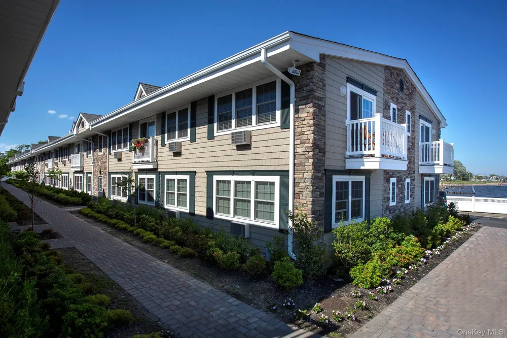 333 Candee Avenue #B3 Sayville, NY 11782