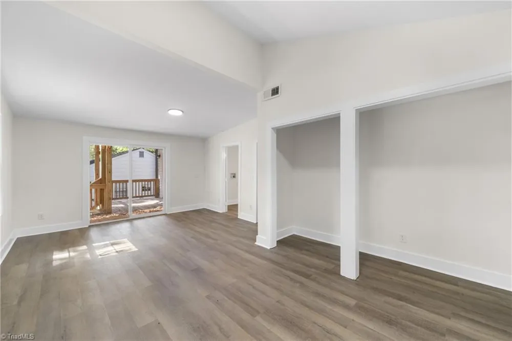 1037 Madison Avenue Winston-Salem, NC 27103