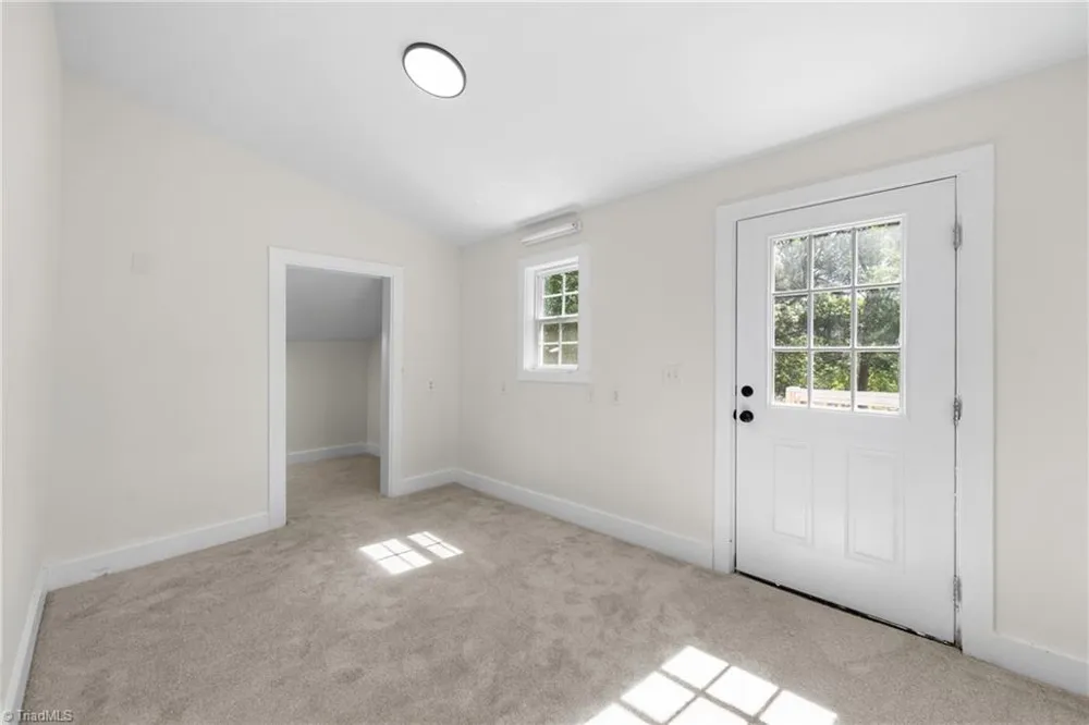 1037 Madison Avenue Winston-Salem, NC 27103