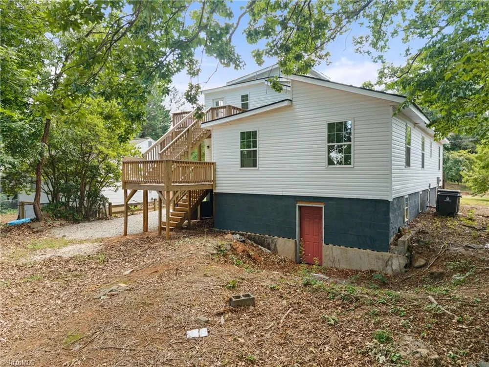 1037 Madison Avenue Winston-Salem, NC 27103