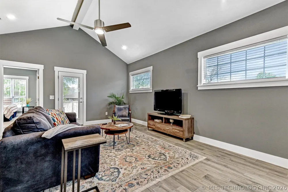 1178 Wild Indigo Circle Calera, OK 74730