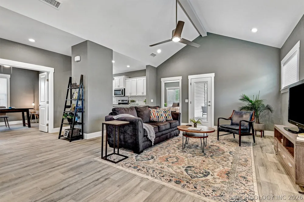 1178 Wild Indigo Circle Calera, OK 74730