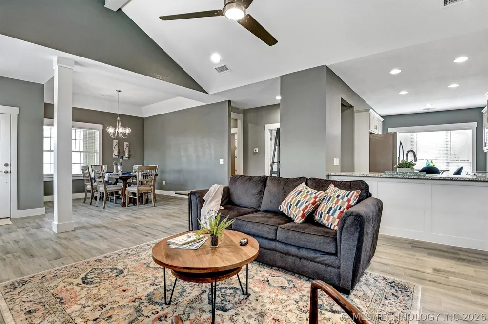 1178 Wild Indigo Circle Calera, OK 74730