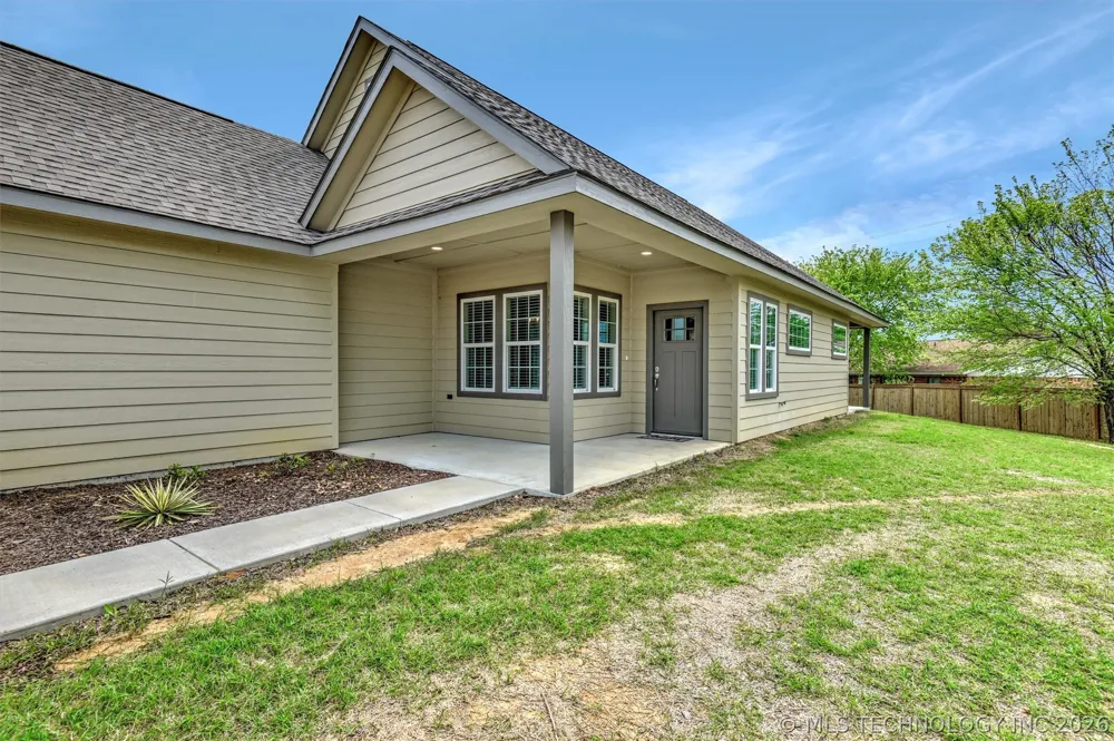 1178 Wild Indigo Circle Calera, OK 74730