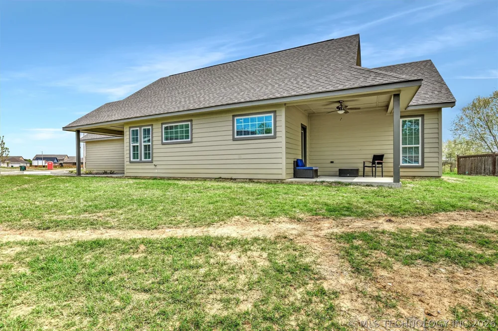 1178 Wild Indigo Circle Calera, OK 74730