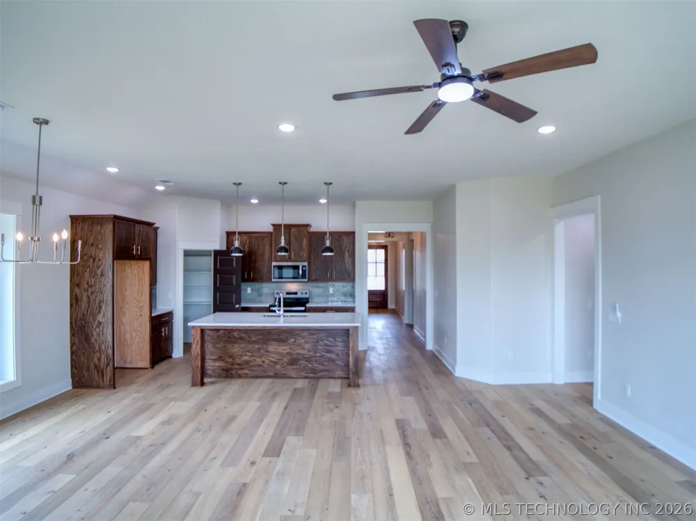 1197 Wild Indigo Circle Calera, OK 74730