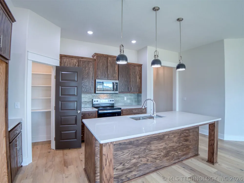 1197 Wild Indigo Circle Calera, OK 74730