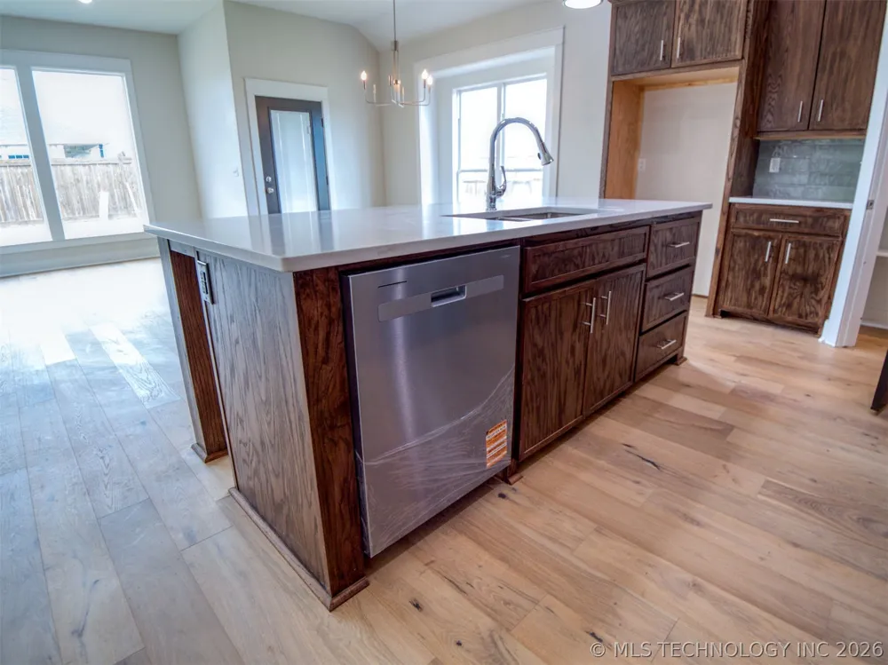1197 Wild Indigo Circle Calera, OK 74730