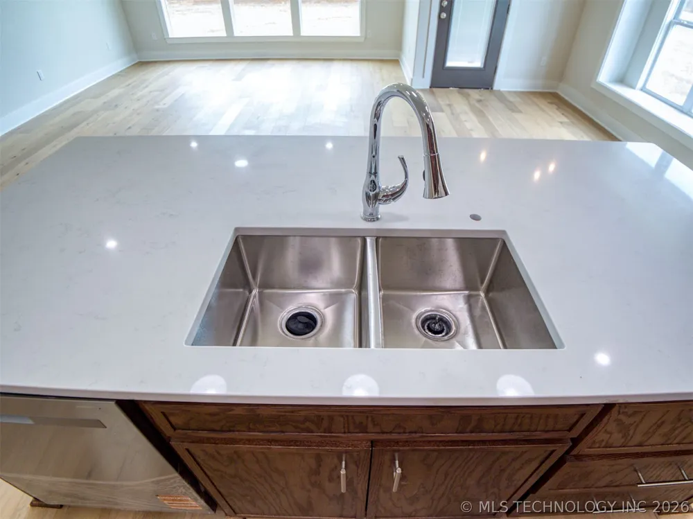 1197 Wild Indigo Circle Calera, OK 74730