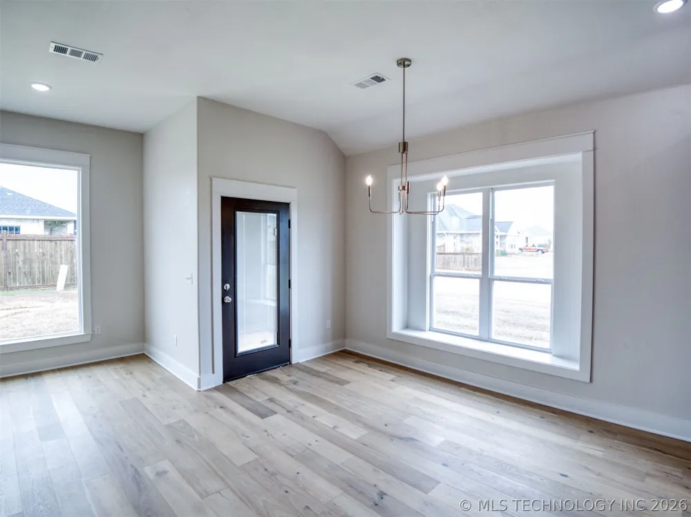 1197 Wild Indigo Circle Calera, OK 74730