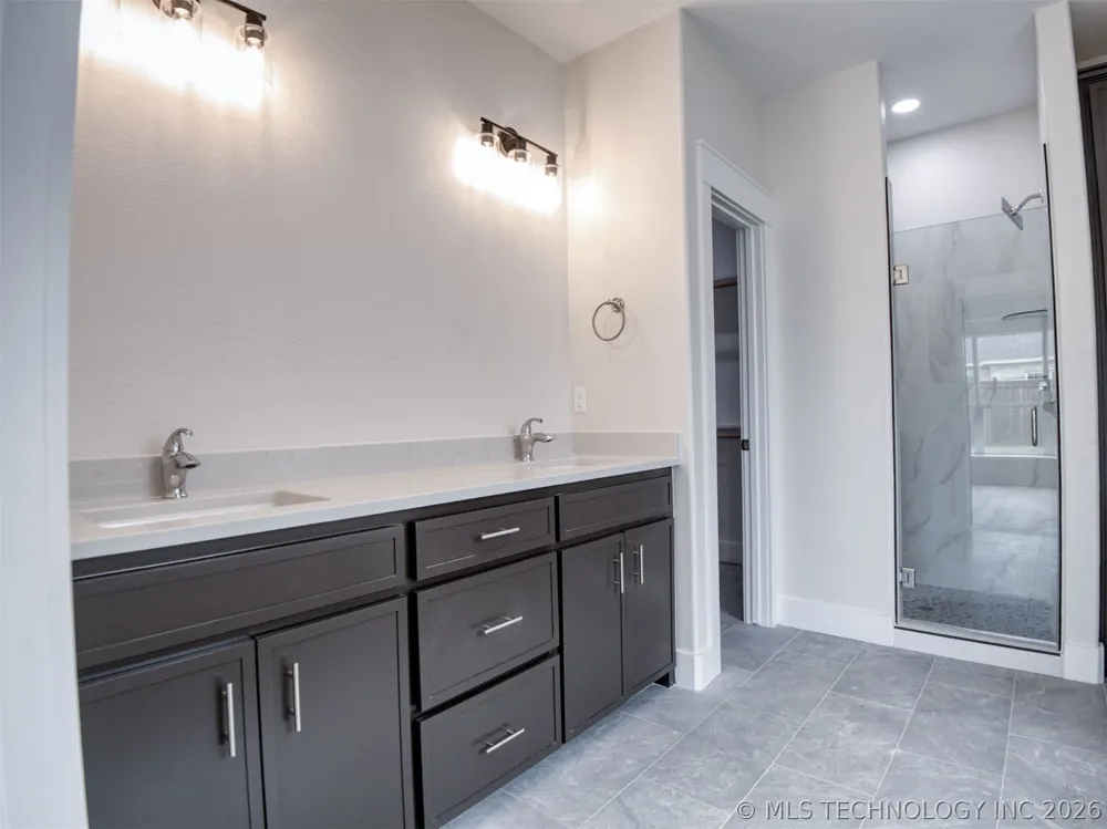 1197 Wild Indigo Circle Calera, OK 74730