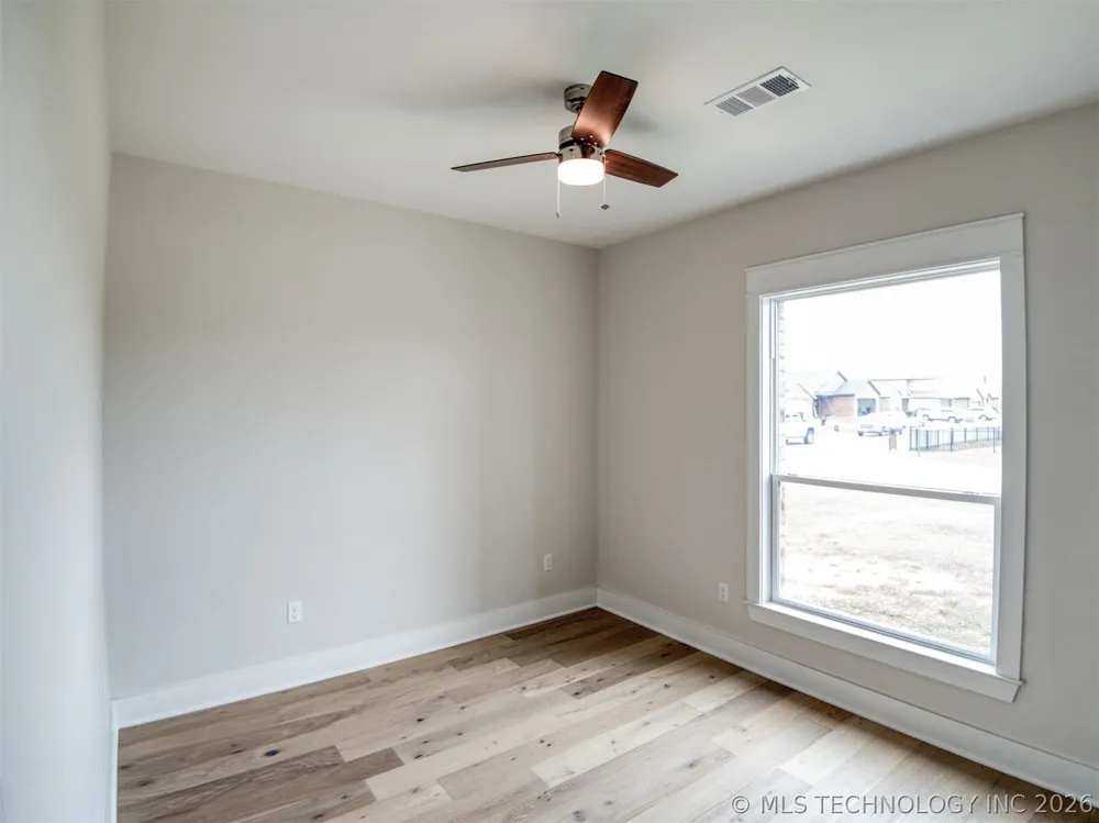 1197 Wild Indigo Circle Calera, OK 74730