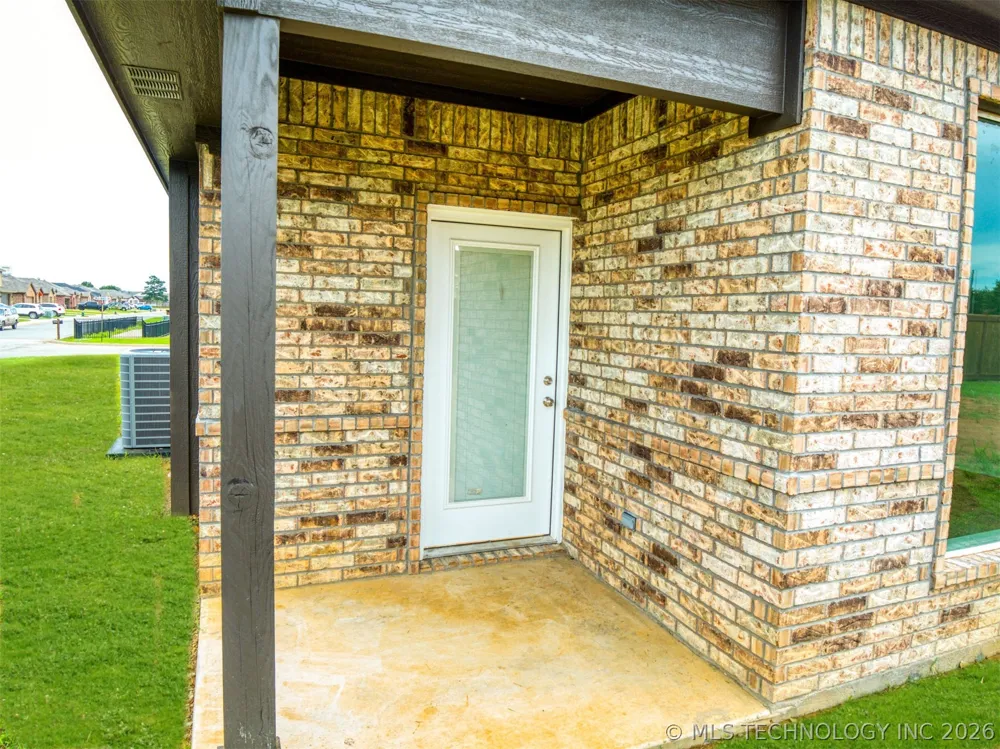 1197 Wild Indigo Circle Calera, OK 74730