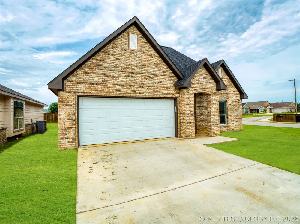 1197 Wild Indigo Circle Calera, OK 74730
