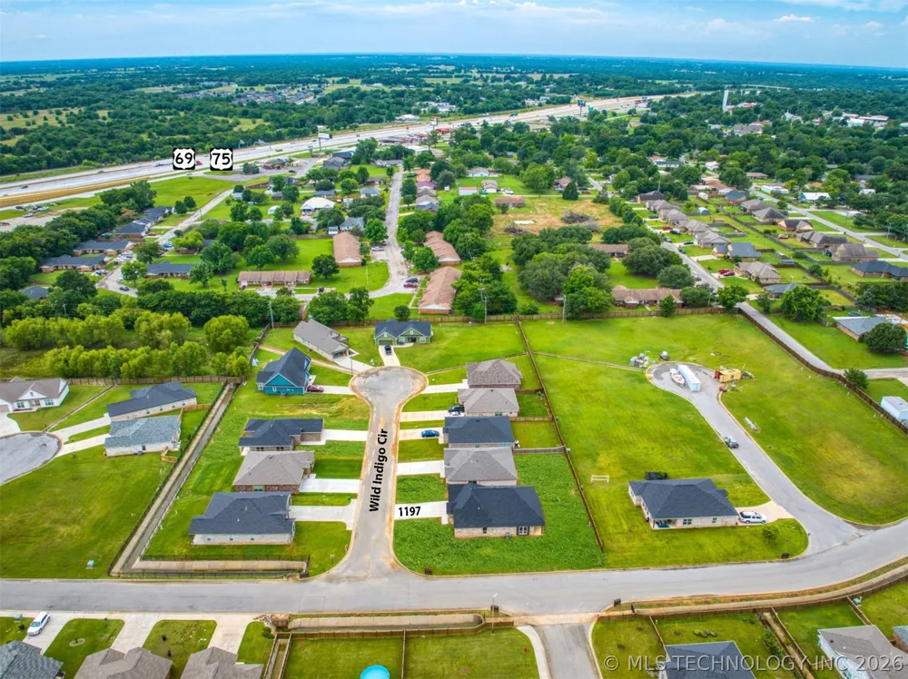 1197 Wild Indigo Circle Calera, OK 74730