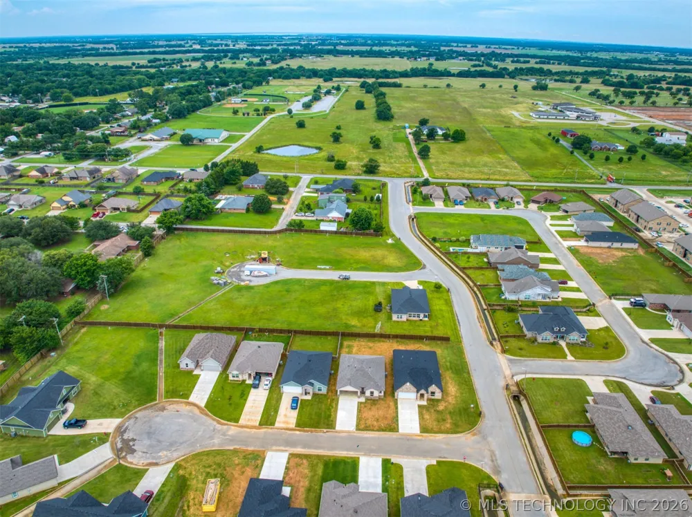 1197 Wild Indigo Circle Calera, OK 74730