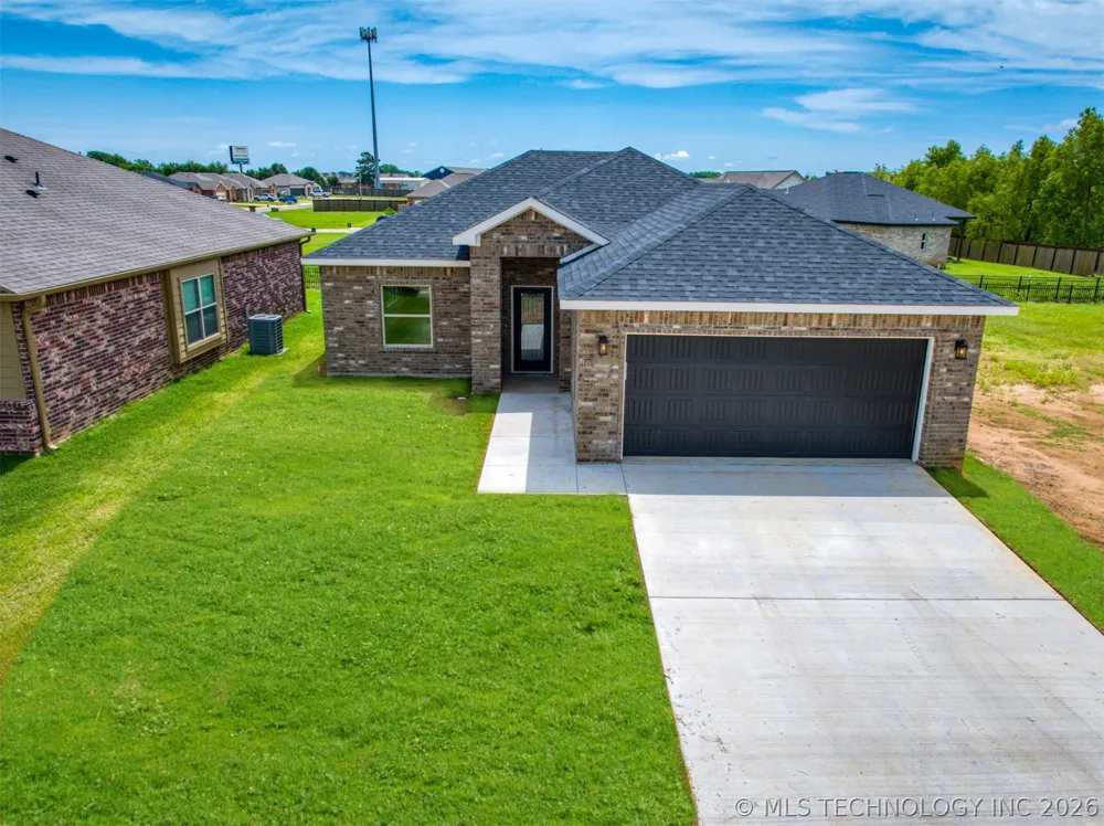 1190 Wild Indigo Circle Calera, OK 74730