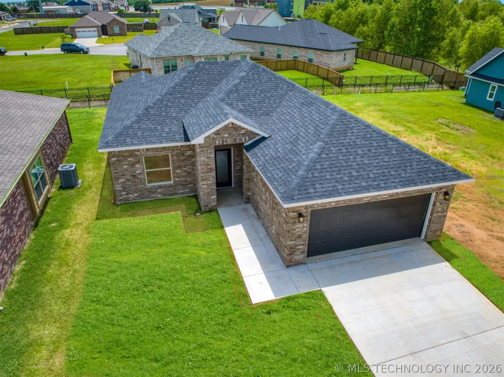 1190 Wild Indigo Circle Calera, OK 74730