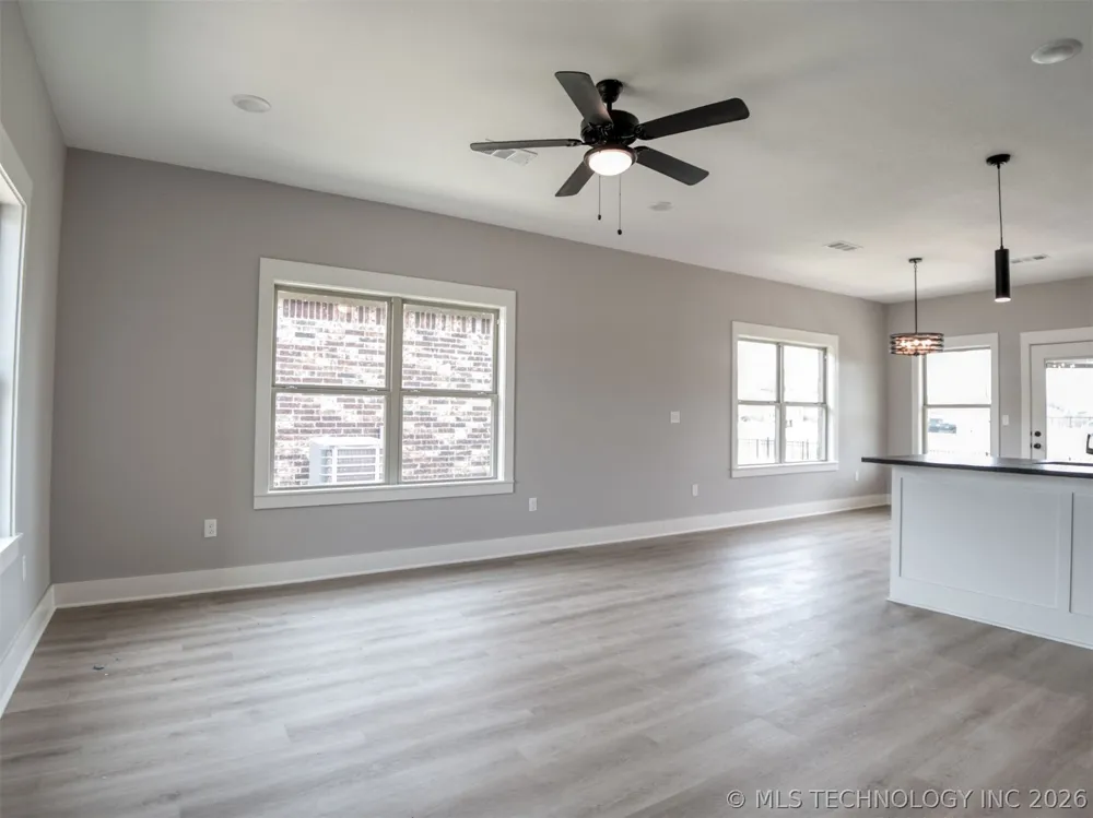 1190 Wild Indigo Circle Calera, OK 74730