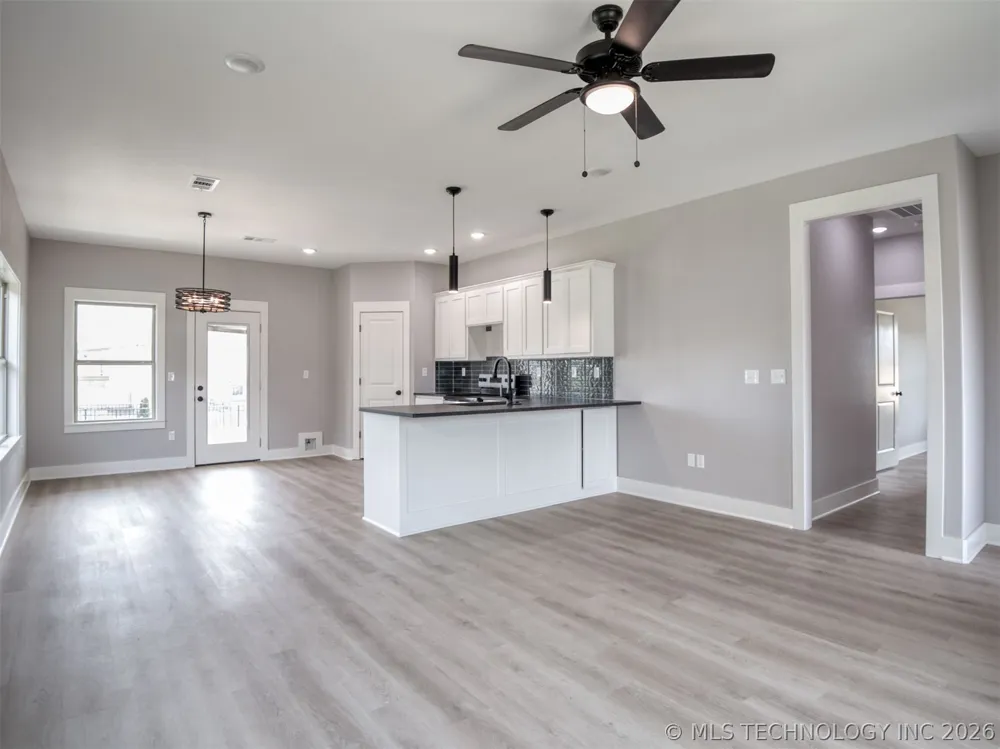 1190 Wild Indigo Circle Calera, OK 74730