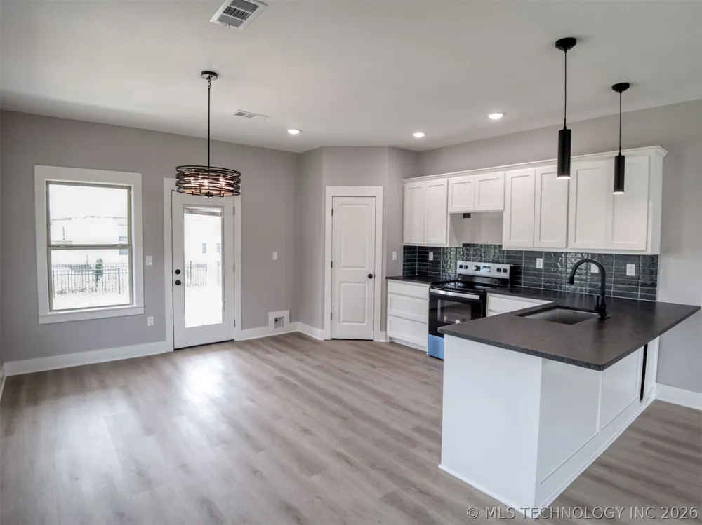 1190 Wild Indigo Circle Calera, OK 74730