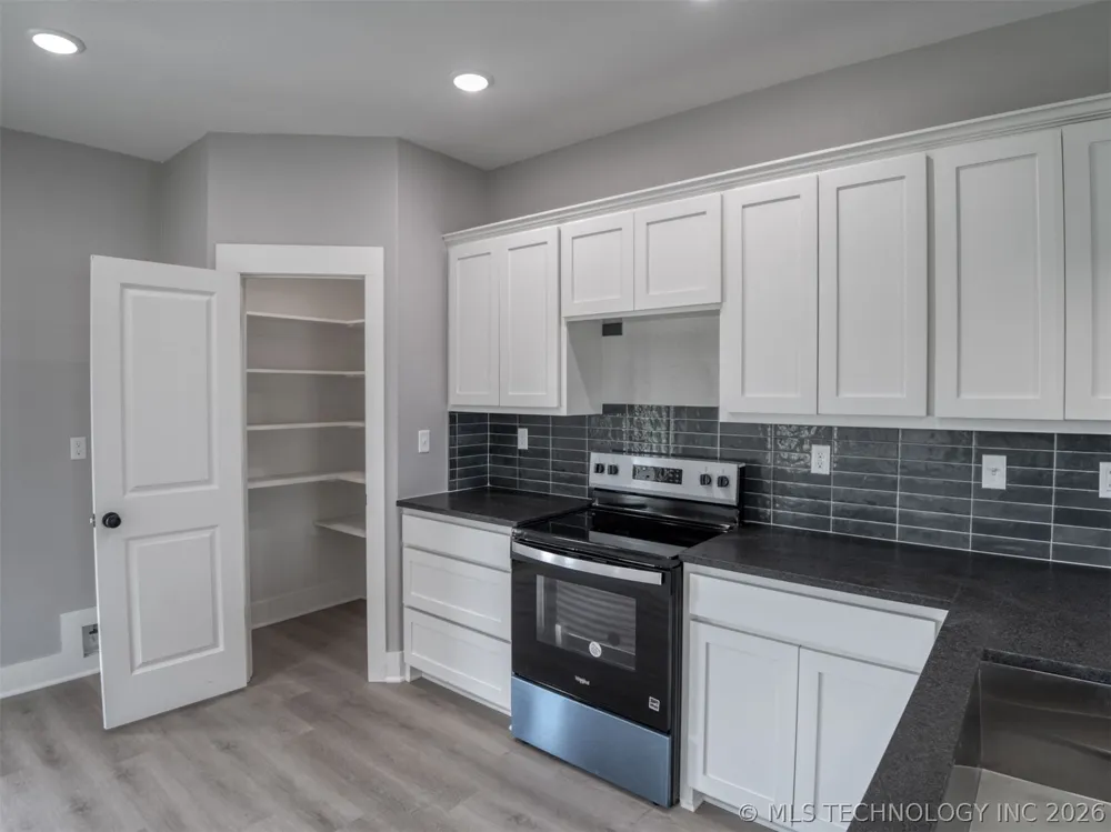 1190 Wild Indigo Circle Calera, OK 74730