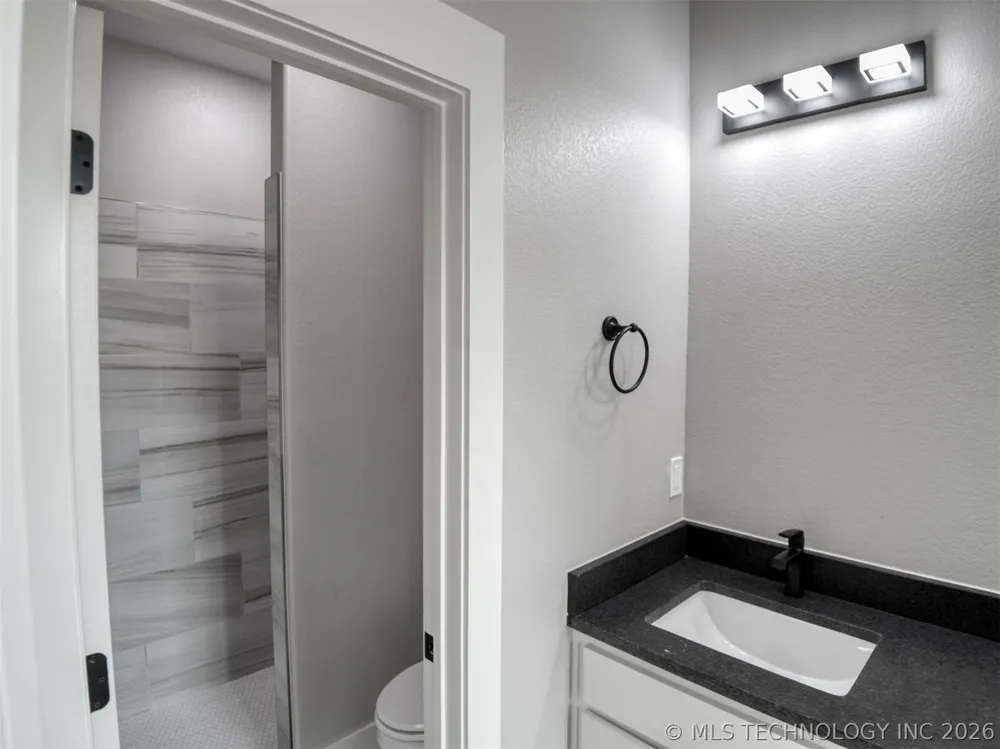 1190 Wild Indigo Circle Calera, OK 74730