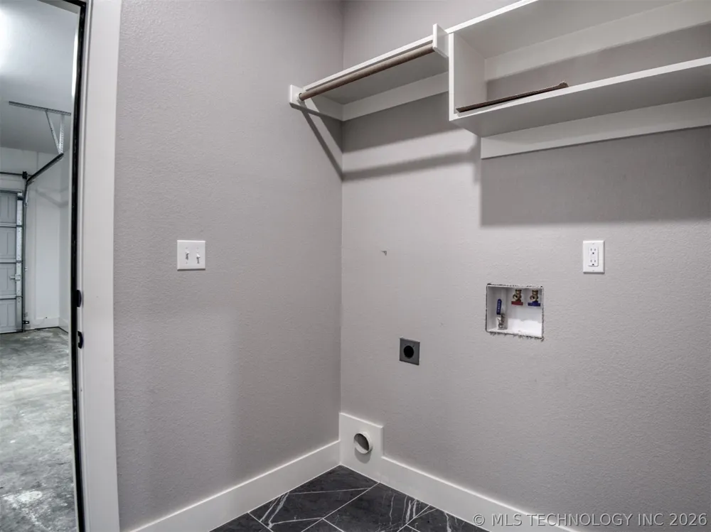 1190 Wild Indigo Circle Calera, OK 74730