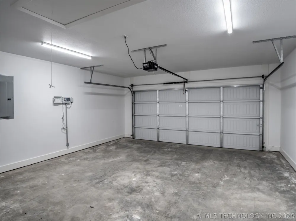 1190 Wild Indigo Circle Calera, OK 74730