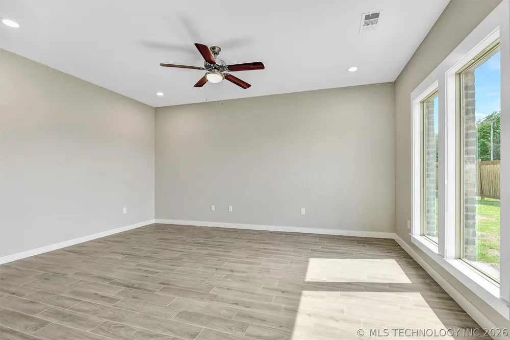 1181 Wild Indigo Circle Calera, OK 74730
