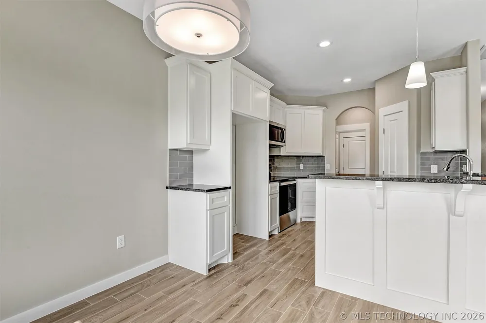 1181 Wild Indigo Circle Calera, OK 74730