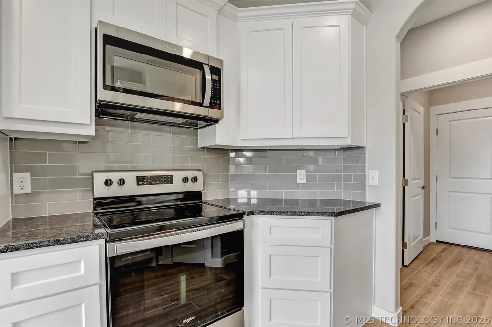 1181 Wild Indigo Circle Calera, OK 74730