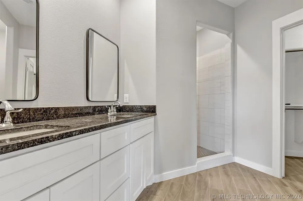 1181 Wild Indigo Circle Calera, OK 74730