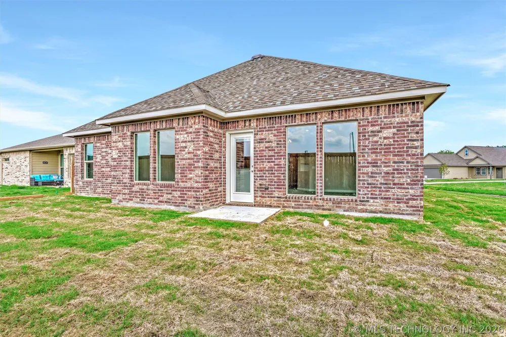 1181 Wild Indigo Circle Calera, OK 74730
