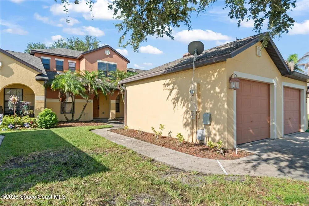 990 Luminary Circle #105 Melbourne, FL 32901
