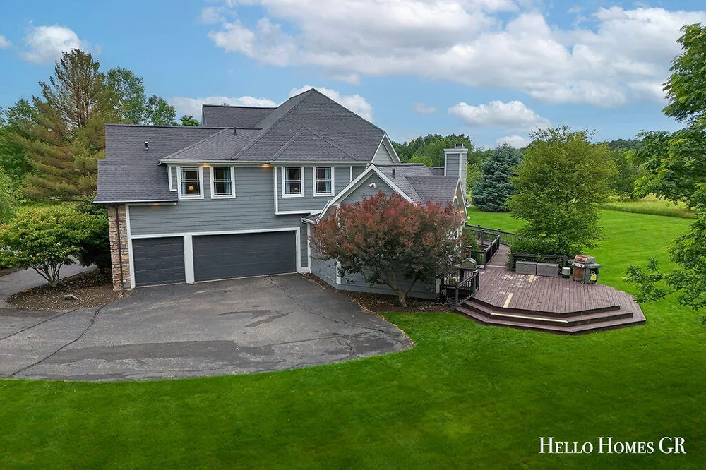 5327 Canyon River Drive NE Ada, MI 49301