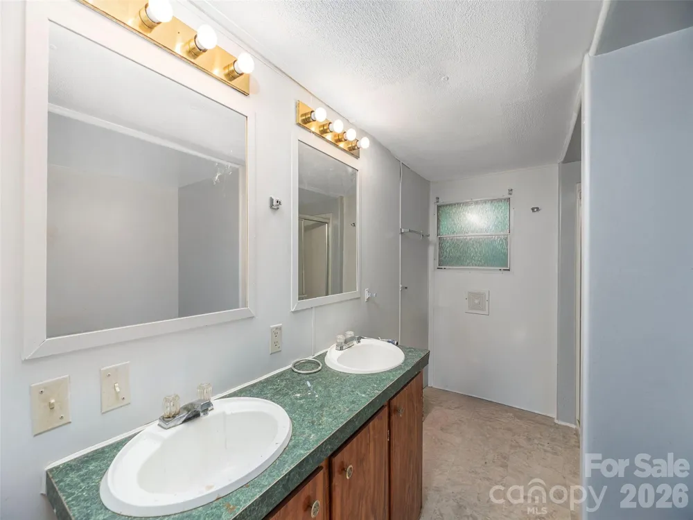87 Holly Ridge Road Candler, NC 28715