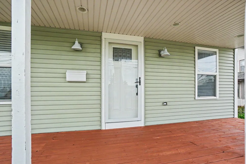 2123 Lakeshore Drive Muskegon, MI 49441