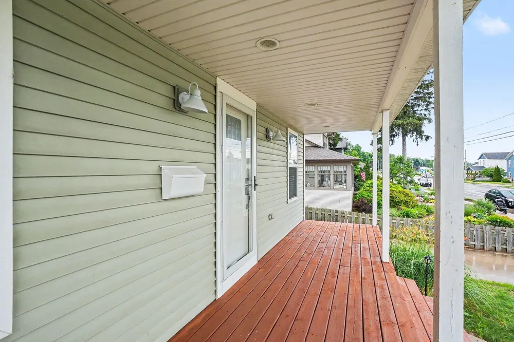 2123 Lakeshore Drive Muskegon, MI 49441