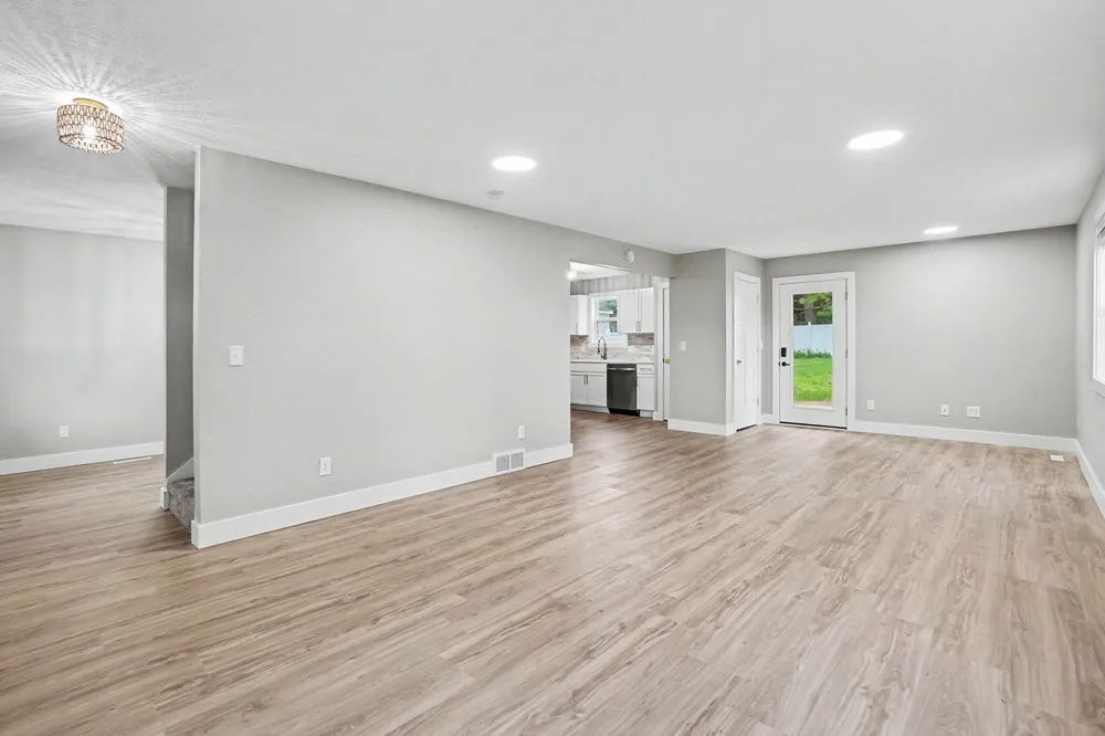 2123 Lakeshore Drive Muskegon, MI 49441