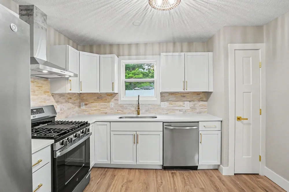 2123 Lakeshore Drive Muskegon, MI 49441