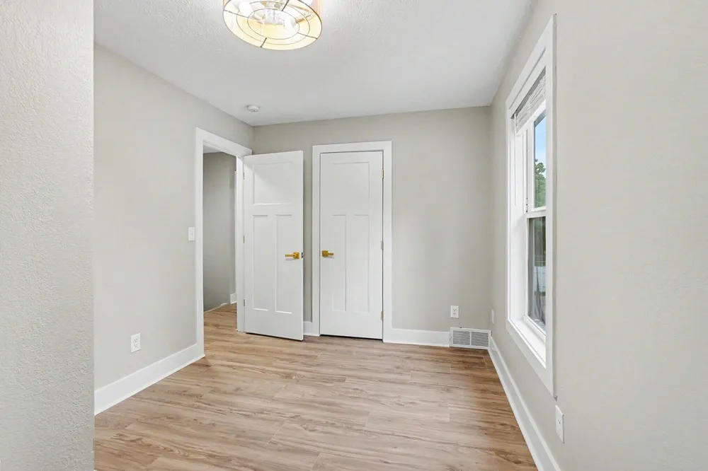 2123 Lakeshore Drive Muskegon, MI 49441